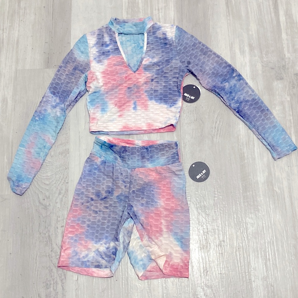 New* Multi color Tye Dye active wear 🍭🦄